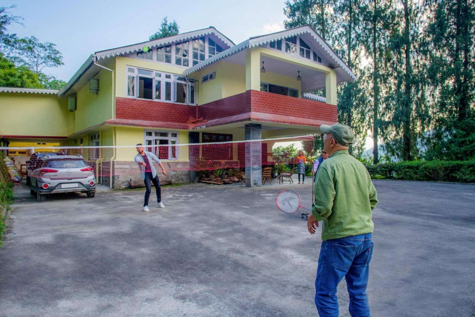 La Ipsing Farm By Stayvista - 3 Bhk Villa With Balcony, Mountain View, Indoor Games, And Pet Friendly Samdong Exterior photo