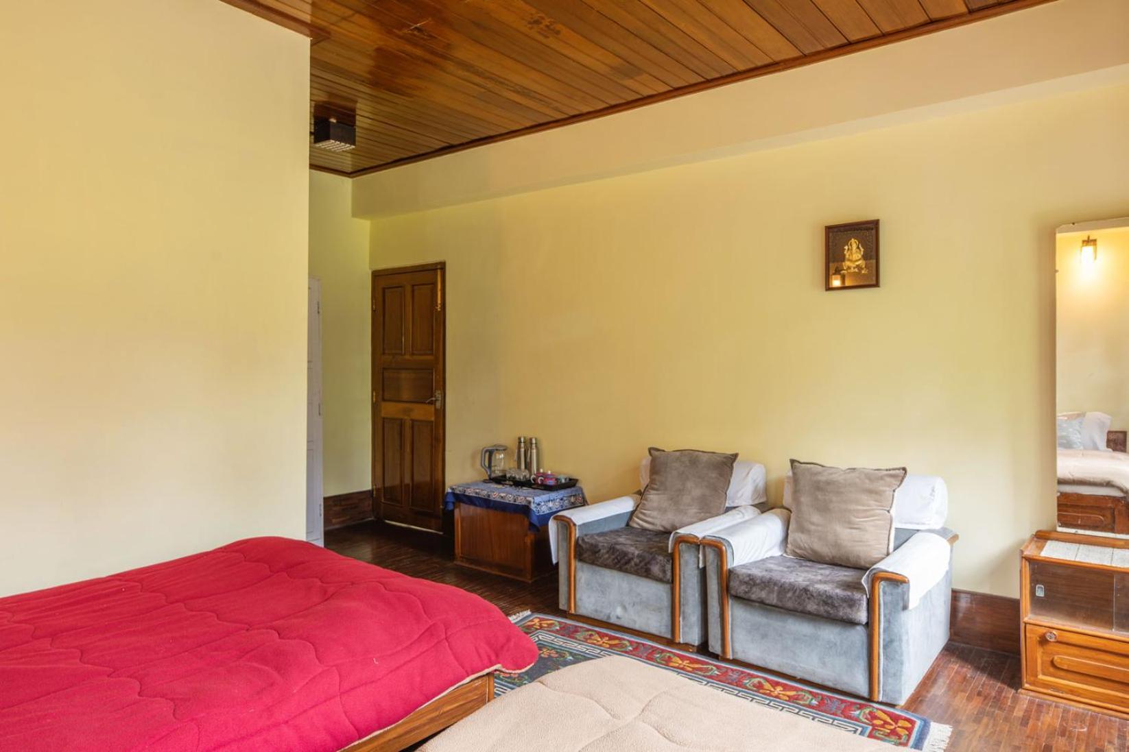 La Ipsing Farm By Stayvista - 3 Bhk Villa With Balcony, Mountain View, Indoor Games, And Pet Friendly Samdong Exterior photo